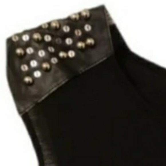 Madrag medium sleeveless ornate shoulder design crop top. 110 - Picture 3 of 3